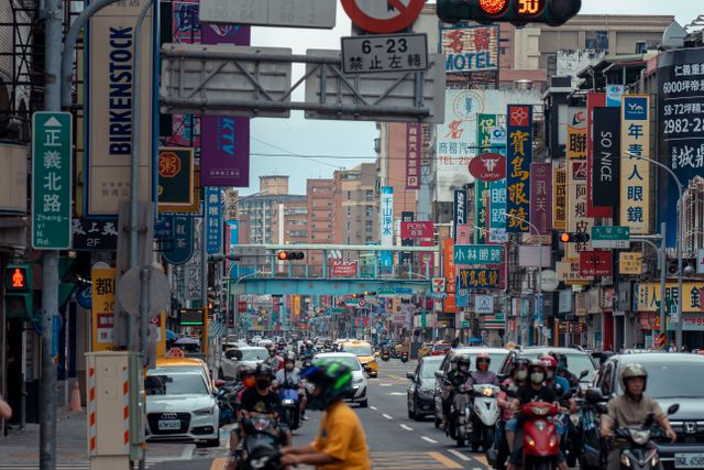 個人於網路銷售貨物或勞務，如銷售額達起徵點者，應辦理稅籍登記，以免補稅處罰