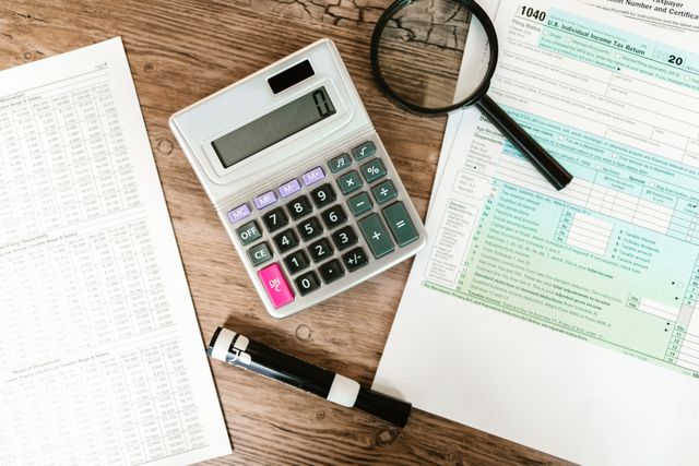 財產出租約定租金過低，稽徵機關仍可依當地一般租金調整計算出租人租賃收入，補徵稅額